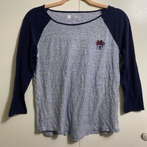 GAP Heathered Blue Tee with Navy Trim